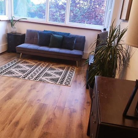2 Bed Flat, Bounds Green, Piccadilly Line, London N11 Kültér fotó
