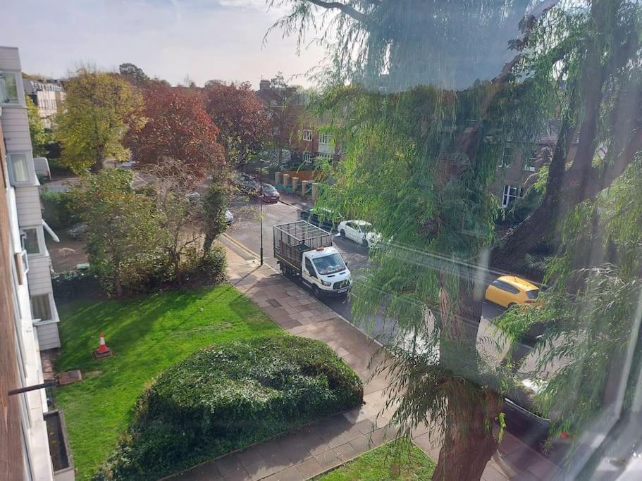 2 Bed Flat, Bounds Green, Piccadilly Line, London N11 Kültér fotó