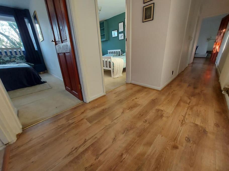 2 Bed Flat, Bounds Green, Piccadilly Line, London N11 Kültér fotó